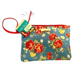 The Pioneer Woman‎ Vintage Floral Cosmetic Bag 9”x6”